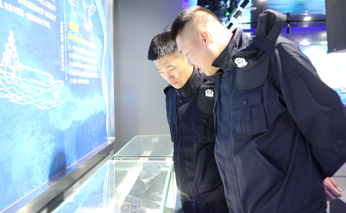 大連普蘭店公安分局開展“五四”青年節(jié)戶外拓展培訓(xùn)活動(dòng)