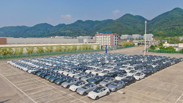 汽車整車口岸。郭晉攝
