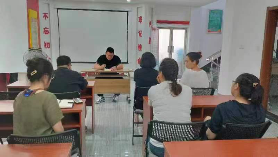 筑牢社區(qū)“防汛堤” 打造轄區(qū)“防雨傘”